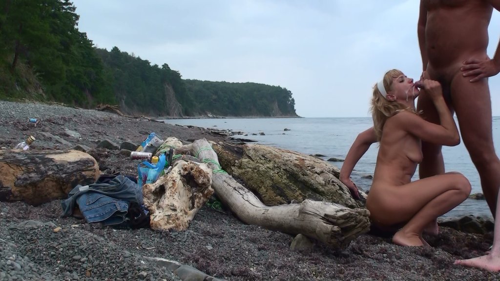 Nudes, orgies and loads of sexy action beachside #2GRaeDoe
