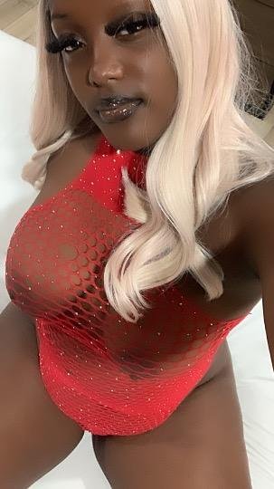 Big Booty Desiree in Lingrie and Nude Selfie #hktrpPFF