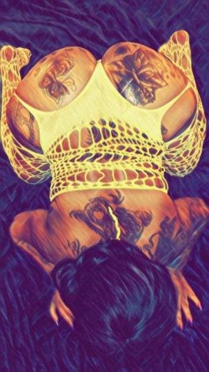 Tatted and caked up #Sx3ZJNE5
